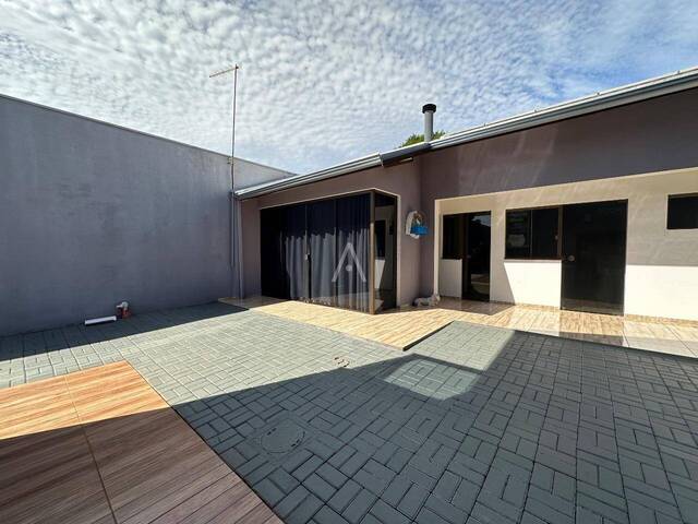 #84 - Casa para Venda em Toledo - PR - 2