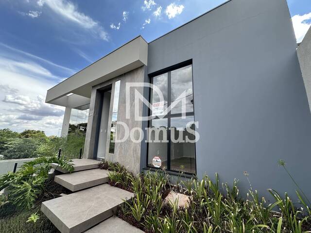 #94 - Casa para Venda em Toledo - PR - 2