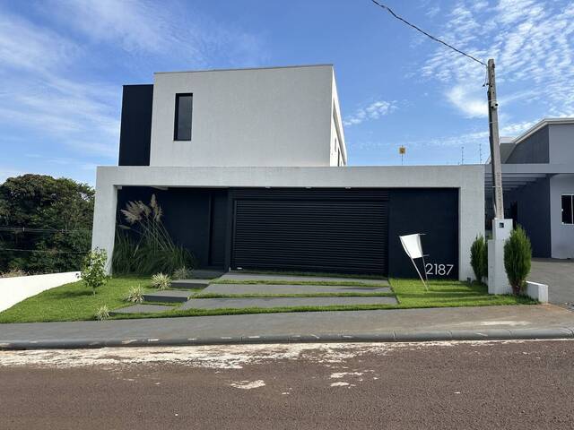 #113 - Casa para Venda em Toledo - PR - 2