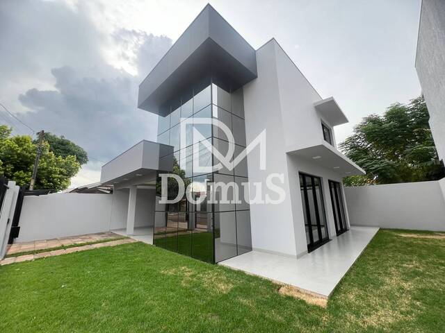 #281 - Casa para Venda em Toledo - PR