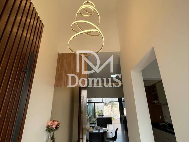 #564 - Casa para Venda em Toledo - PR - 2