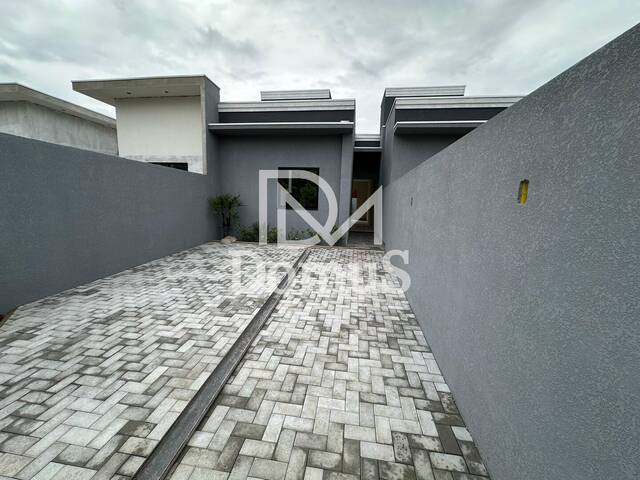 #638 - Casa para Venda em Toledo - PR - 2