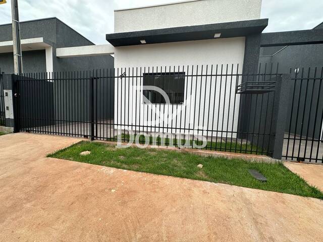 #650 - Casa para Venda em Toledo - PR - 2