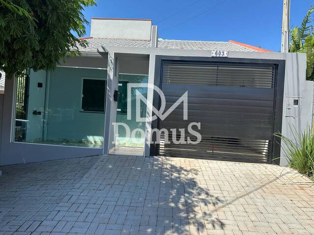 #668 - Casa para Venda em Toledo - PR - 2