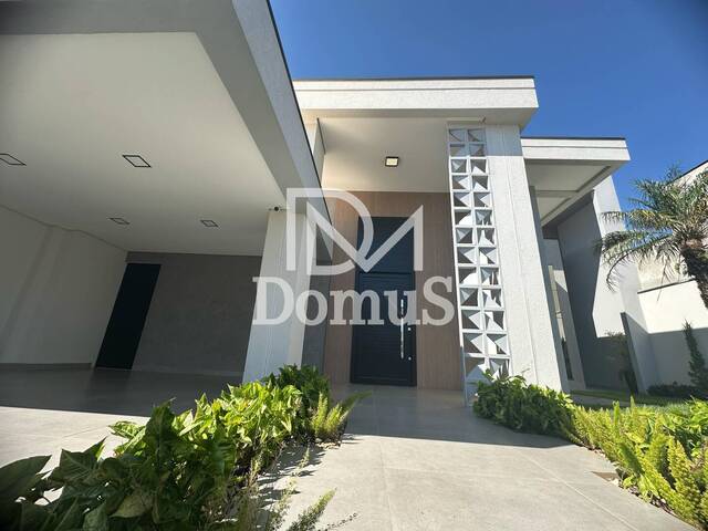 #685 - Casa para Venda em Toledo - PR - 2