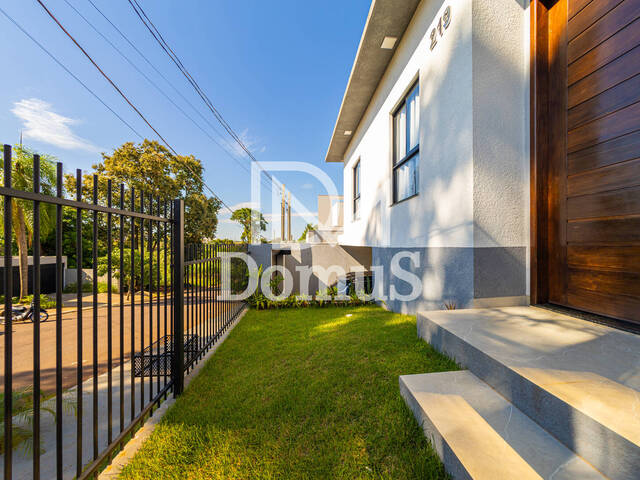 #690 - Casa para Venda em Toledo - PR - 2