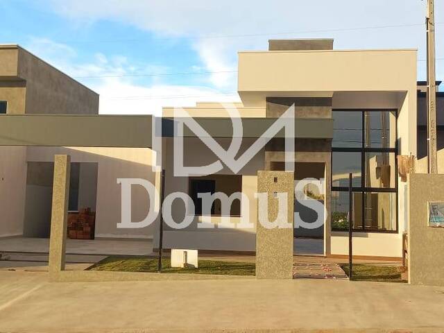 #704 - Casa para Venda em Toledo - PR - 2