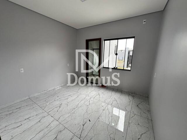 #728 - Casa para Venda em Toledo - PR - 2