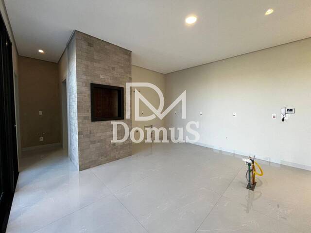 #607 - Casa para Venda em Toledo - PR - 2