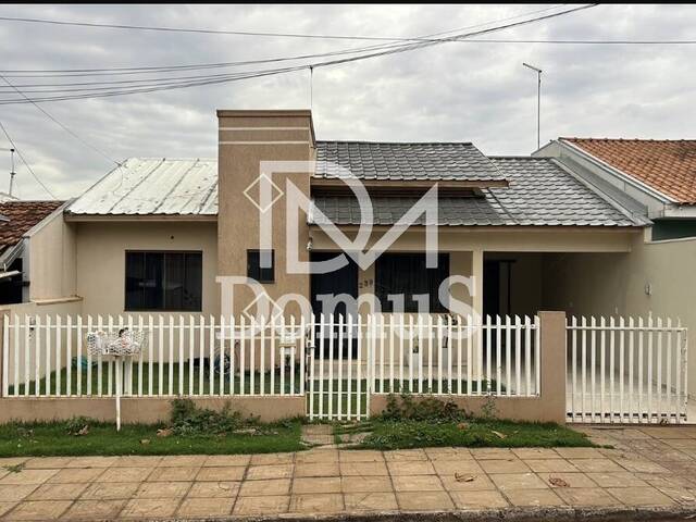 #883 - Casa para Venda em Toledo - PR